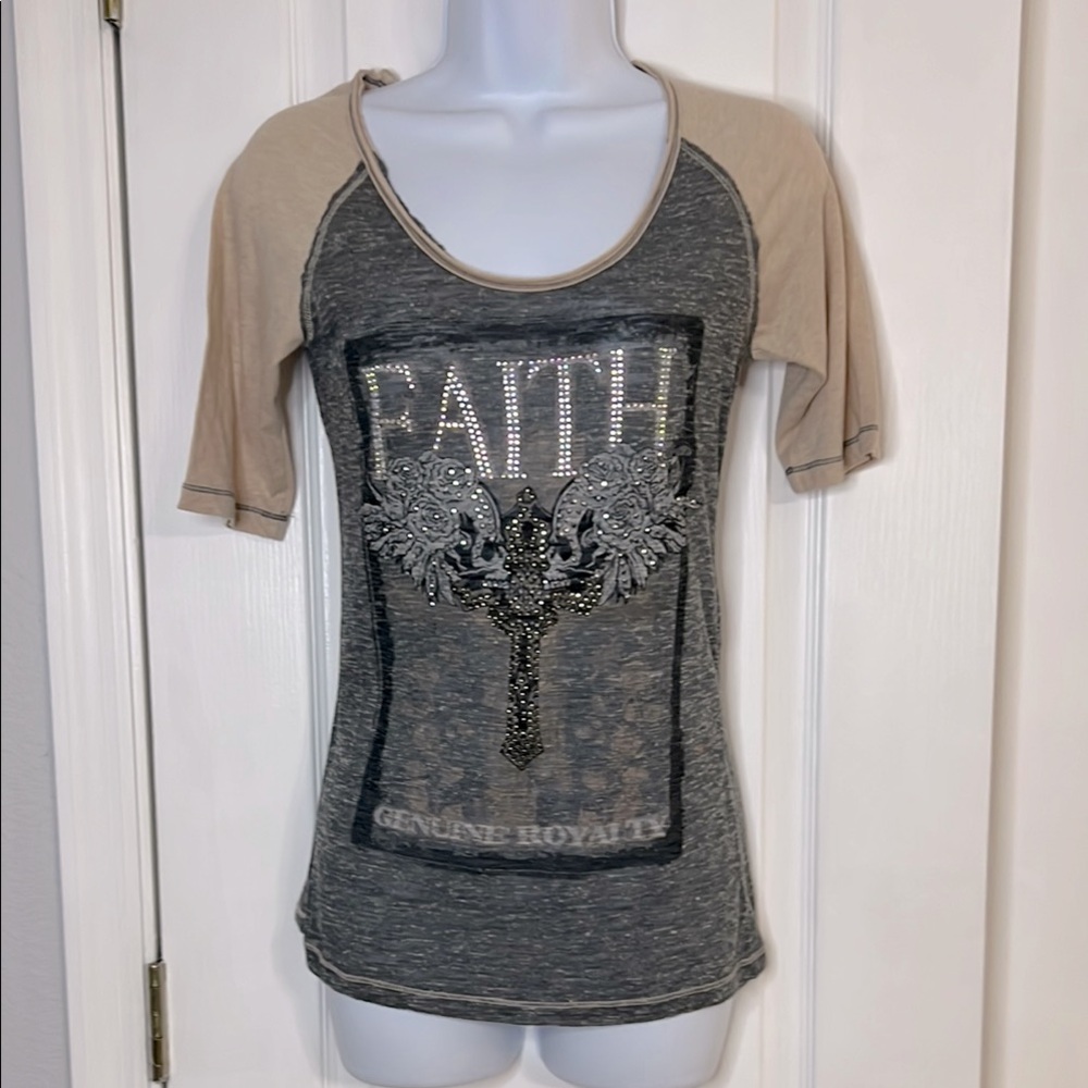 Daytrip Gray and Tan Graphic Tee Fitted Short Sleeve